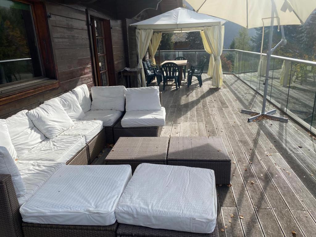 Chalet Traditionnel Avec Jacuzzi Exterieur Bex Exterior foto